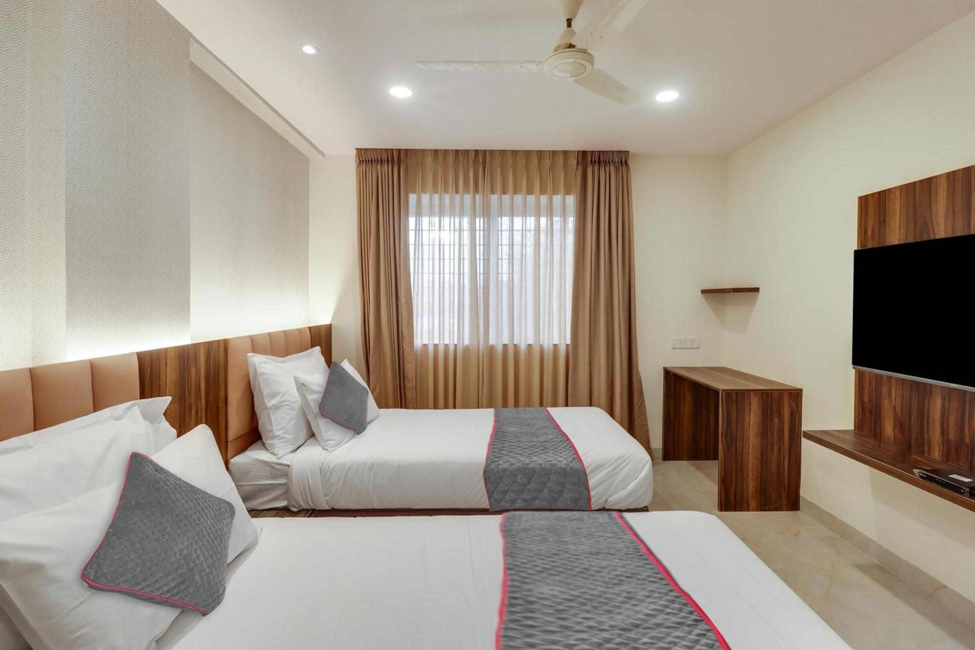 Super Collection O Manu Hotel Bangalore Ngoại thất bức ảnh
