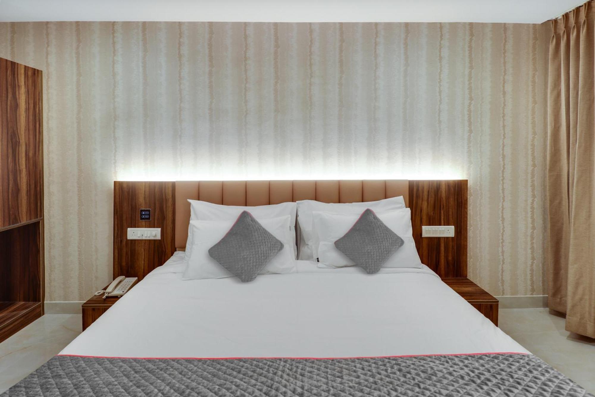 Super Collection O Manu Hotel Bangalore Ngoại thất bức ảnh